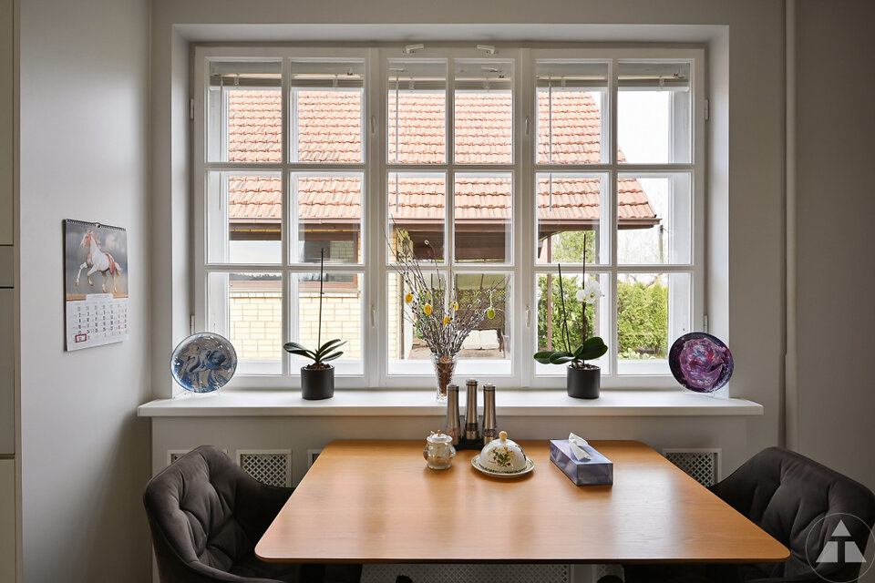 Tulpju iela 11, Rīga