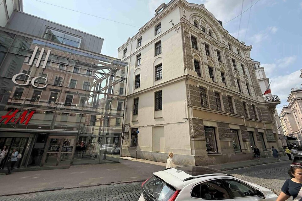 Teātra iela 9, Rīga