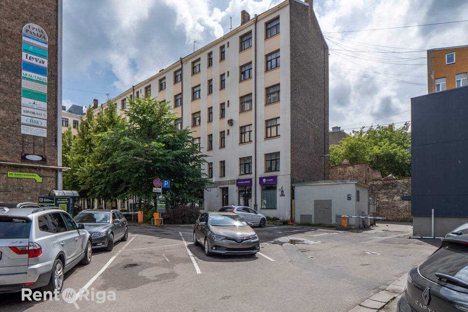 Dzirnavu iela 113A, Rīga