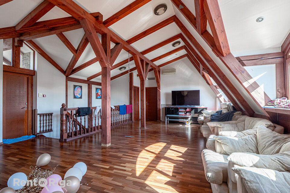 Mazā Smilšu iela 12, Rīga