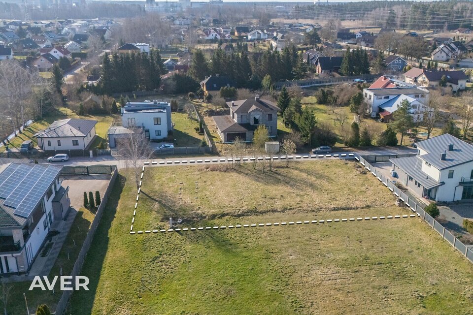 Mazā Strazdiņu iela 4, Ropažu nov.