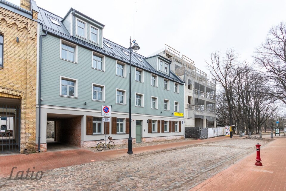 Sparģeļu iela 10, Rīga