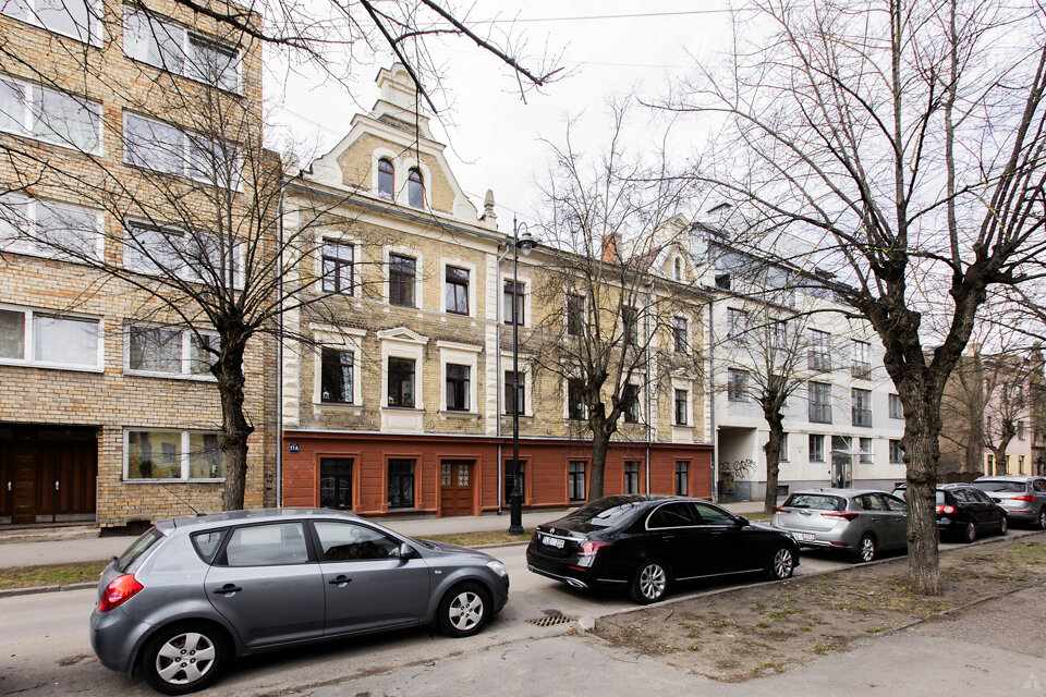 Vārnu iela 11a, Rīga