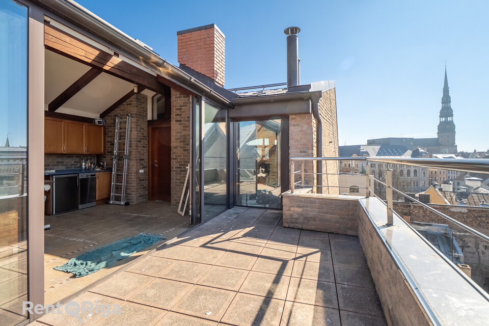 Mazā Smilšu iela 12, Rīga