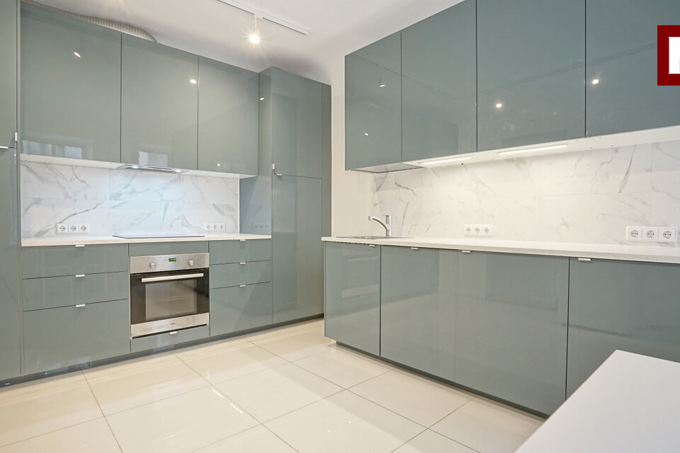 Dzirnavu iela 1, Rīga