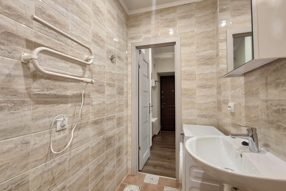 Alūksnes iela 1, Rīga