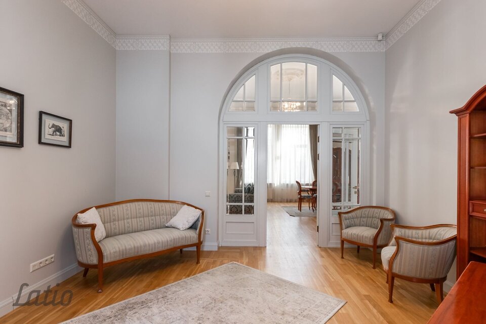 Dubultu prospekts 19, Jūrmala