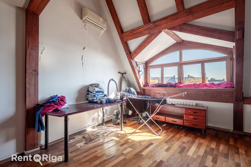 Mazā Smilšu iela 12, Rīga