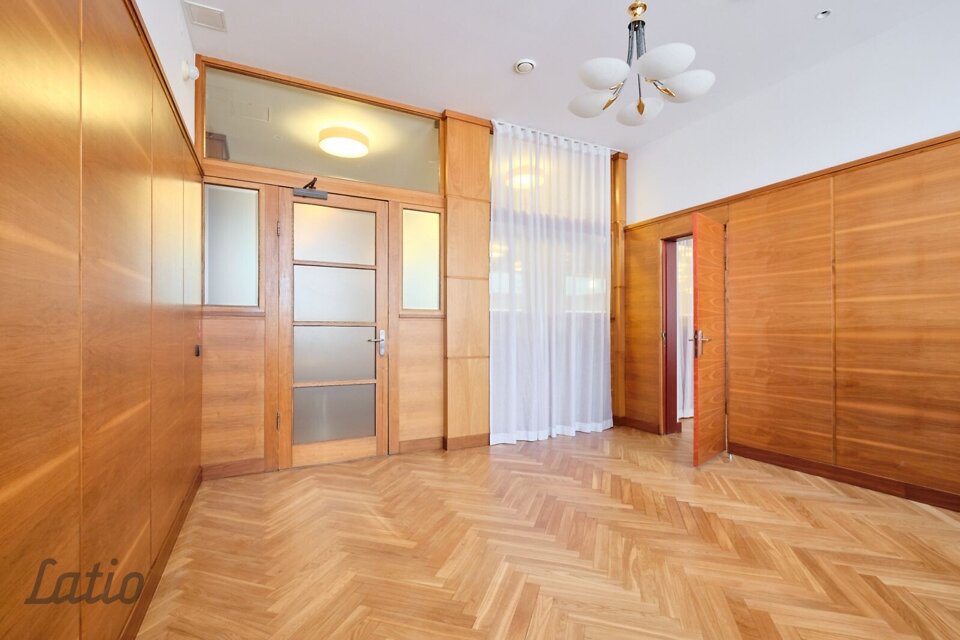 Vaļņu iela 11, Rīga