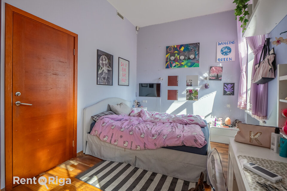 Mazā Smilšu iela 12, Rīga