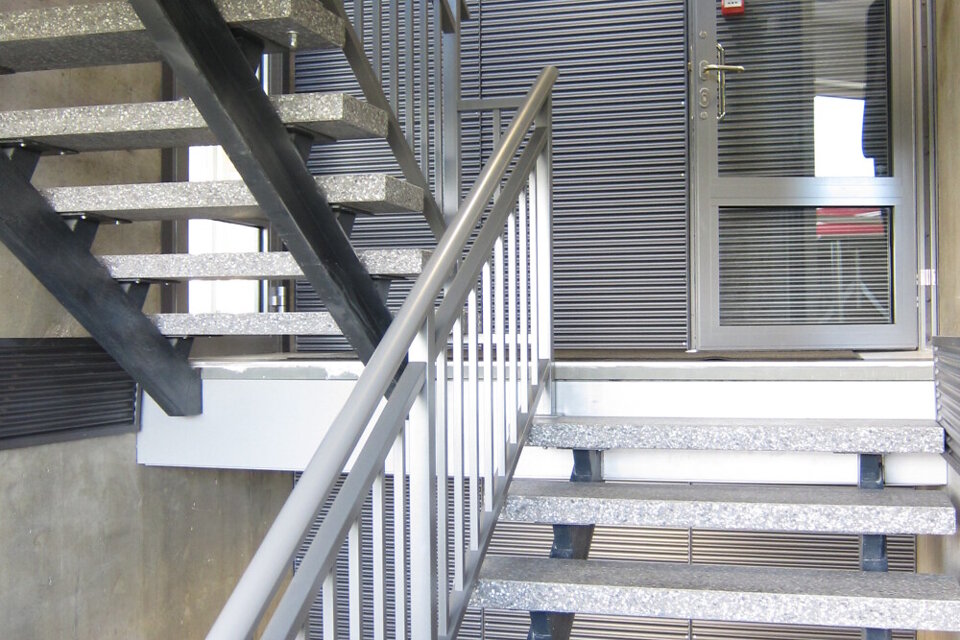 Dzelzavas iela 120C, Rīga