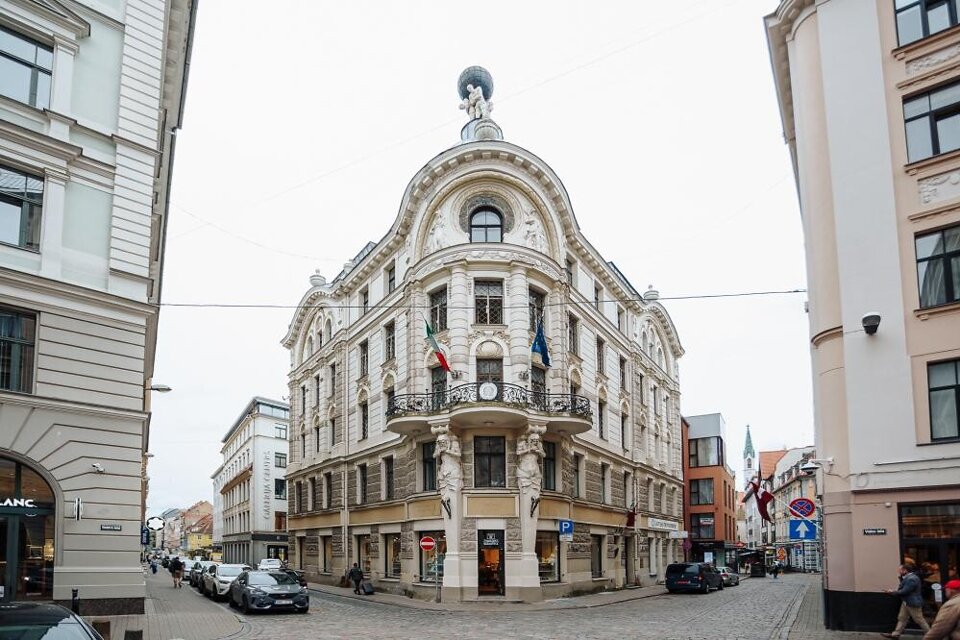 Teātra iela 9, Rīga