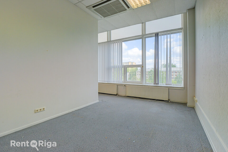 Latgales iela 240, Rīga