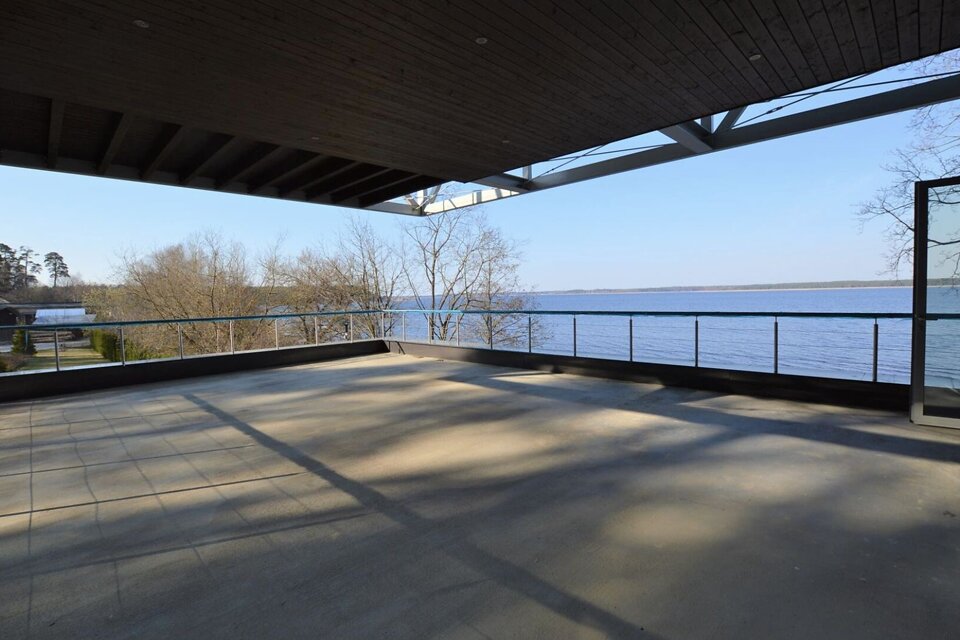 Ezermalas iela 44, Rīga