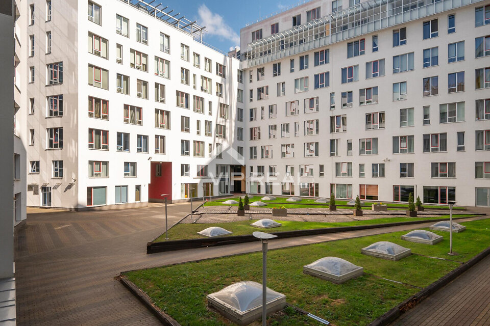 Republikas laukums 3, Rīga