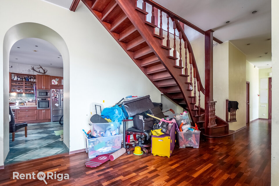 Mazā Smilšu iela 12, Rīga