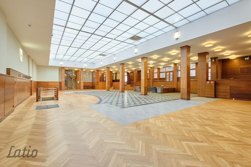 Vaļņu iela 11, Rīga