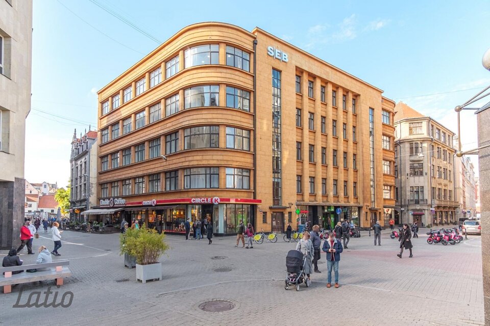 Vaļņu iela 11, Rīga