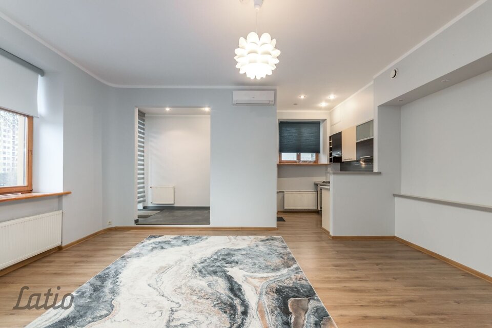 Sudrabu Edžus iela 16, Rīga