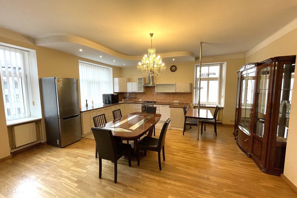 Elizabetes iela 8, Rīga