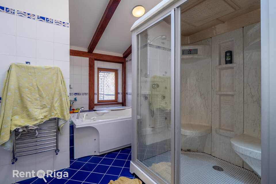 Mazā Smilšu iela 12, Rīga