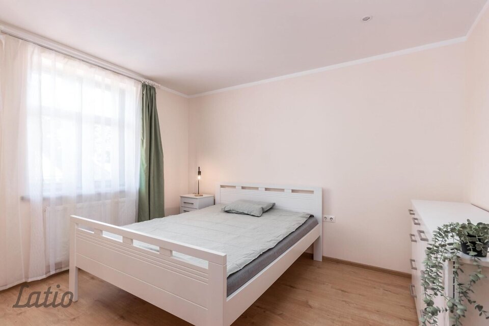 Sparģeļu iela 10, Rīga