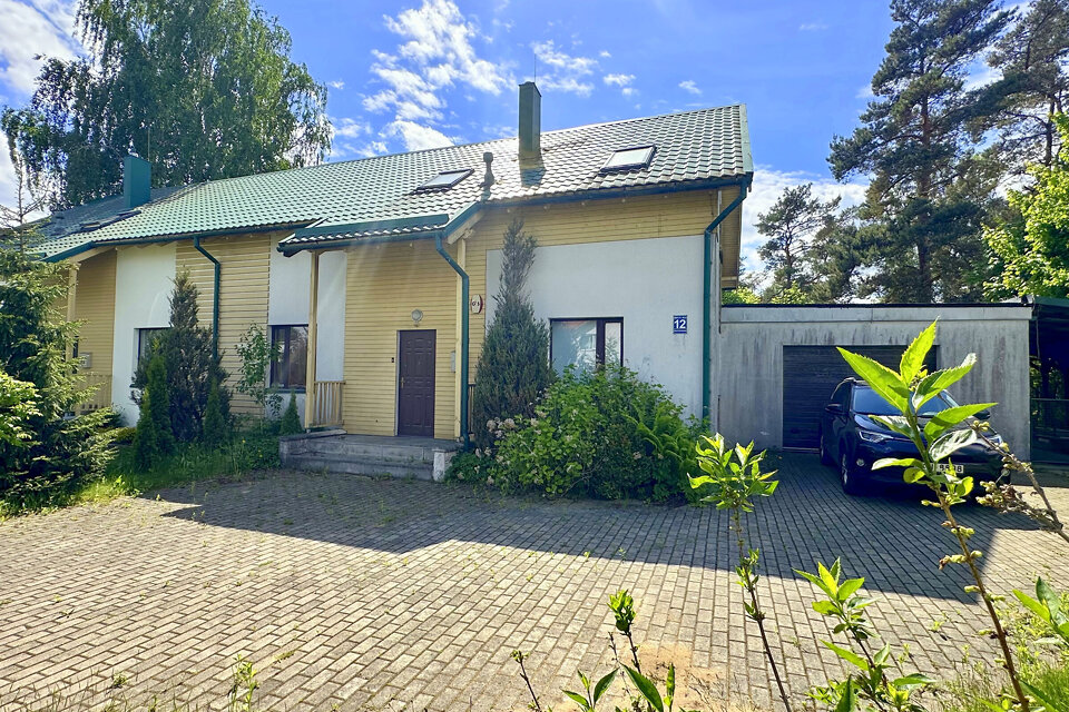 Šķeltu iela 12, Ropažu nov.