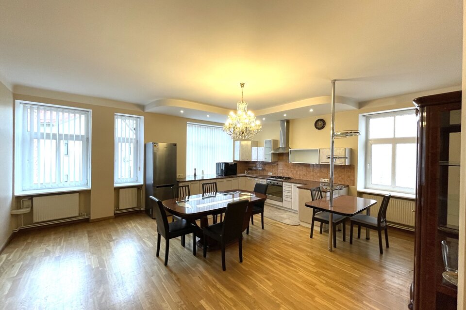 Elizabetes iela 8, Rīga