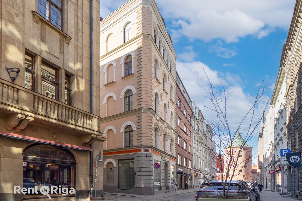 Mazā Smilšu iela 12, Rīga