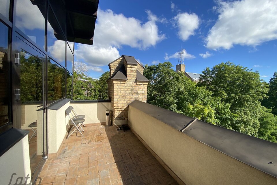 Bērzaunes iela 7, Rīga