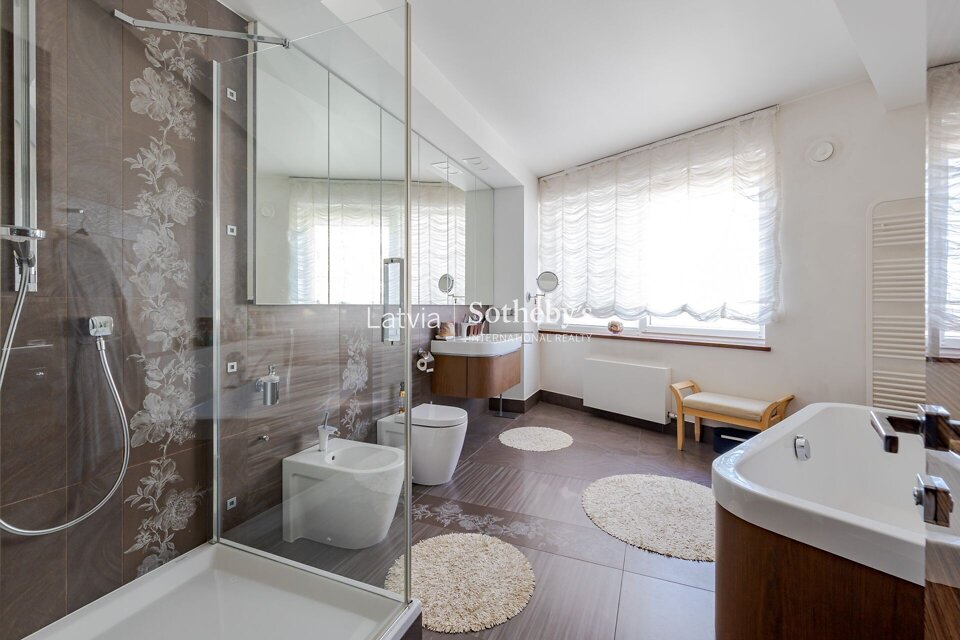 Jāņa Daliņa iela 8, Rīga