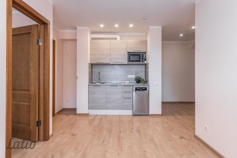 Sparģeļu iela 10, Rīga