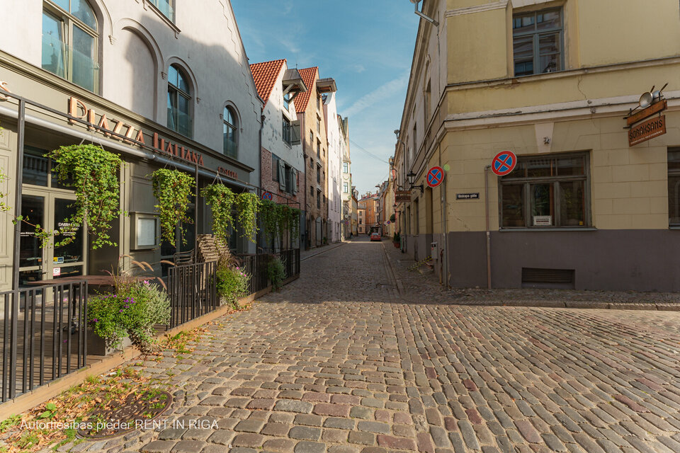 Miesnieku iela 11, Rīga