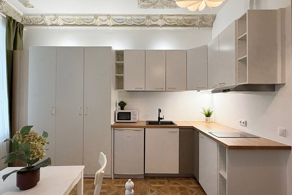 Lāčplēša iela 18, Rīga