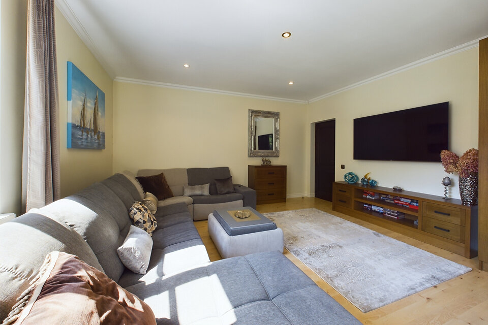 Zušu iela 23, Rīga