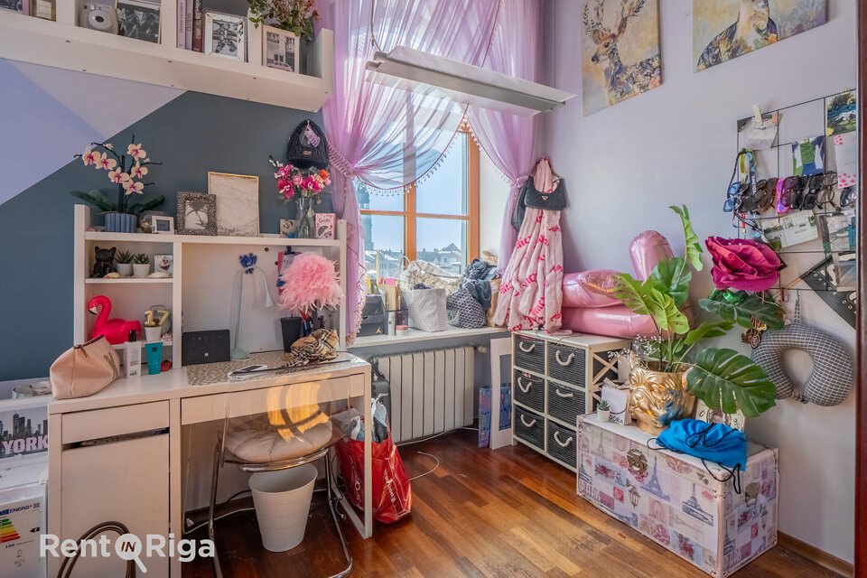 Mazā Smilšu iela 12, Rīga