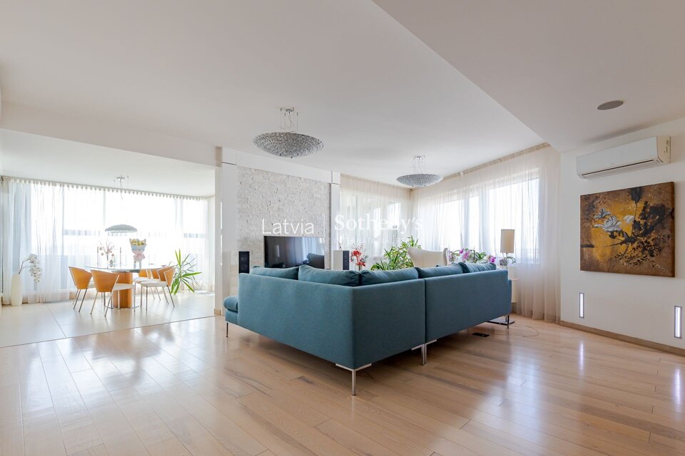 Jāņa Daliņa iela 8, Rīga