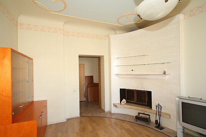 Strūgu iela 2, Rīga