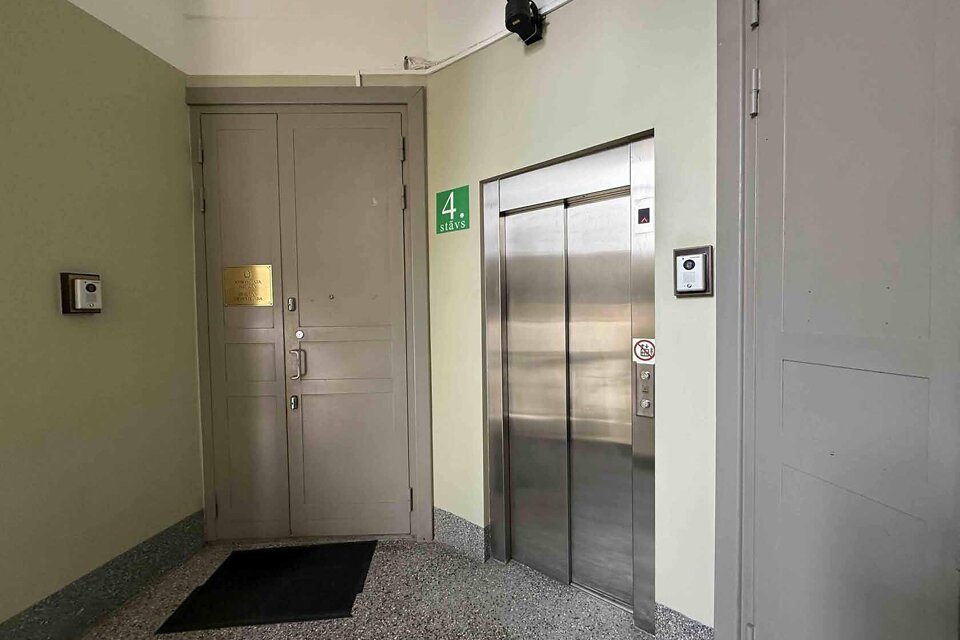 Teātra iela 9, Rīga