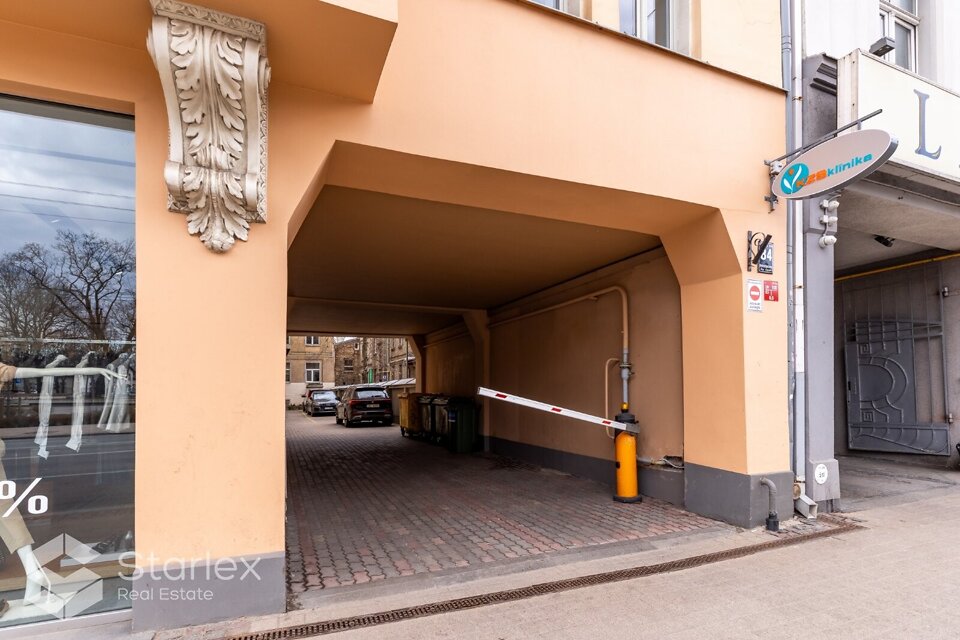 Brīvības iela 84, Rīga
