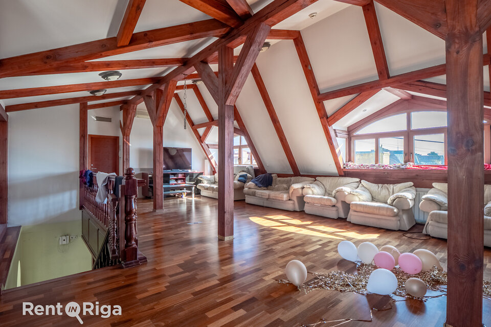 Mazā Smilšu iela 12, Rīga