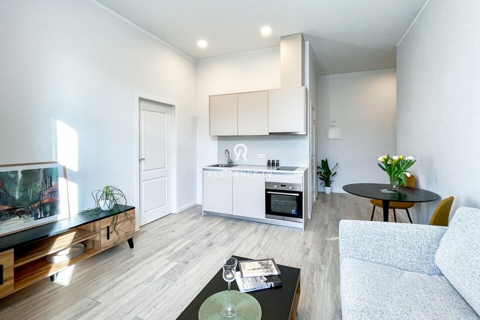 Pulkveža Brieža iela 10, Rīga