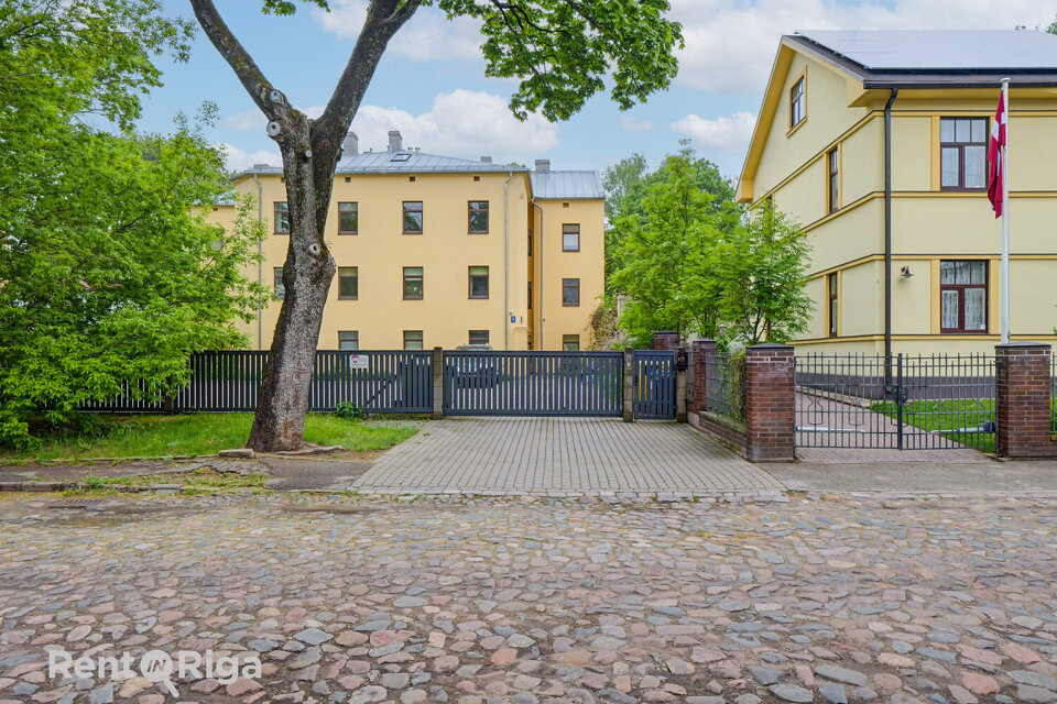 Īves iela 3, Rīga