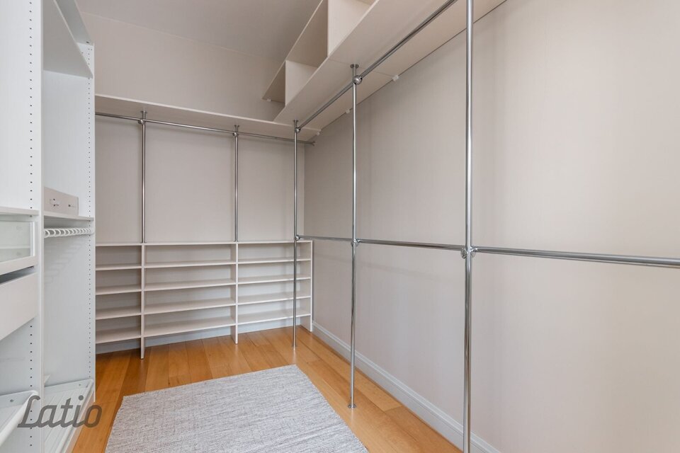 Dubultu prospekts 19, Jūrmala