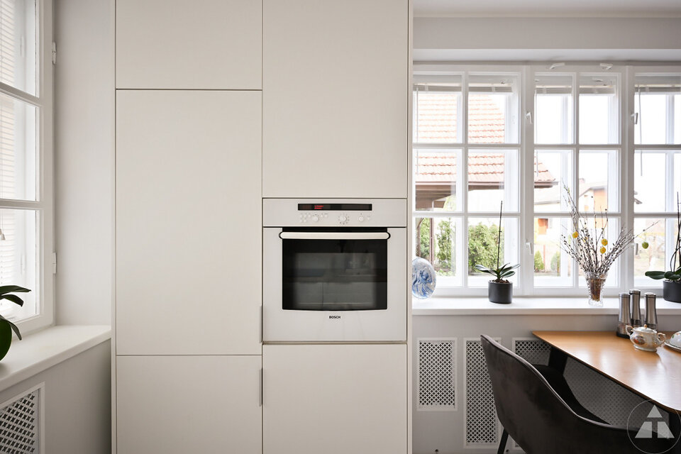 Tulpju iela 11, Rīga