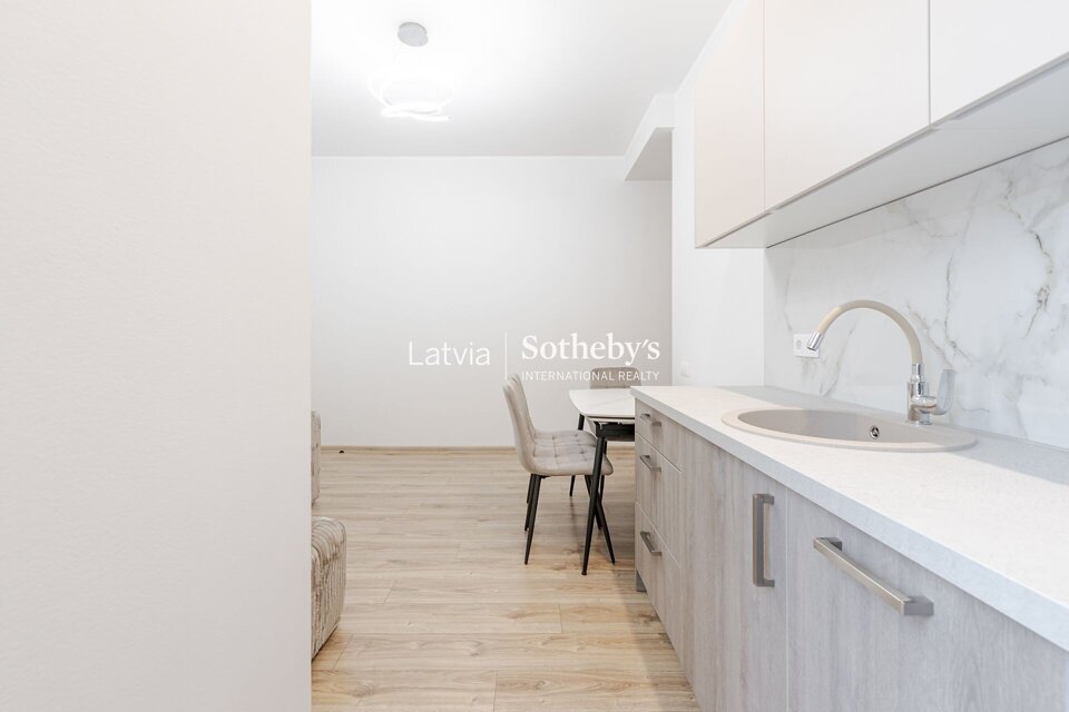 Firsa Sadovņikova iela 39, Rīga