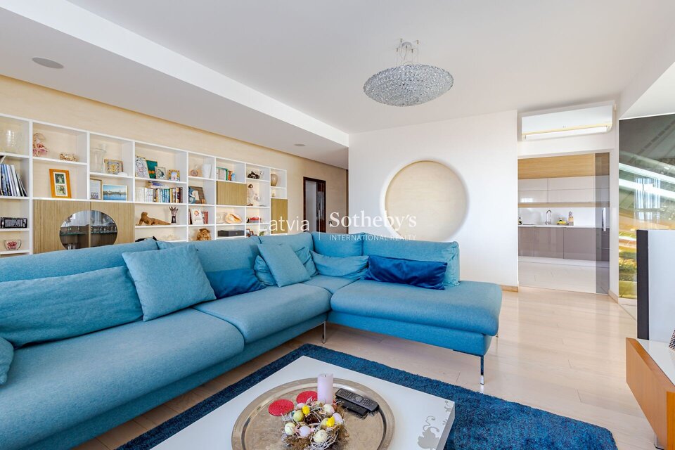 Jāņa Daliņa iela 8, Rīga