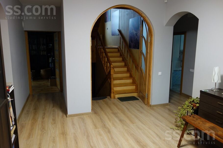 Upeņu iela 10, Rīgas rajons, Sigulda — maja