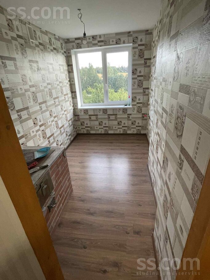 Mežciems 8, Launkalne, Valka un raj., Launkalnes pag. — dzivoklis