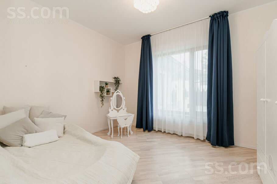 Ezerparka iela, Berģi, Rīgas rajons, Garkalnes nov. — maja